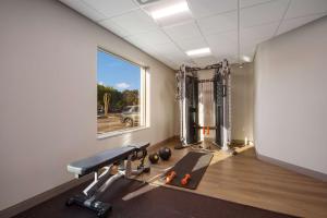 The fitness centre and/or fitness facilities at Best Western Sugar Sands Inn & Suites
