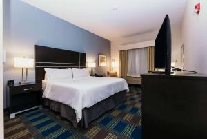 Postel nebo postele na pokoji v ubytování La Quinta Inn & Suites by Wyndham Ankeny IA - Des Moines IA + 38 fotografií
