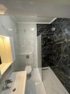 Koupelna v ubytování Luxury Seaview Penthouse Apartments at Valencia Gardens