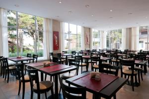 Restaurace v ubytování Álamos del Mar Apart Hotel & Spa