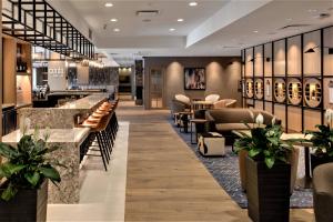 Χώρος καθιστικού στο Delta Hotels by Marriott Kamloops