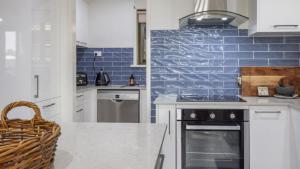 Dapur atau dapur kecil di Tilly's Place