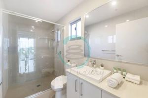 Vonios kambarys apgyvendinimo įstaigoje ZEN At ARRAY: 2BR Retreat in CBD