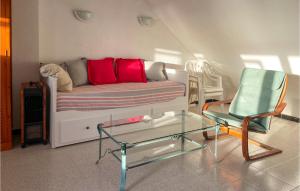 A seating area at Nice Apartment In La Manga With Wifi