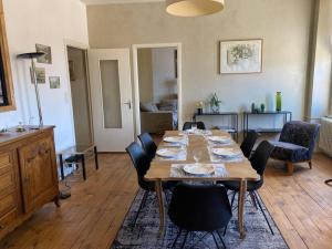 Fotografia z galérie ubytovania Chez Catherine appartement 1 à 6 personnes calme et chaleureux en centre ville v destinácii Issoire