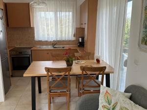 Foto dalla galleria di Secret Edem a Kolímbia Altre 28 foto