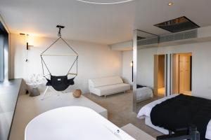 Ein Bett oder Betten in einem Zimmer der Unterkunft Zonar Zagreb by Maistra City Vibes