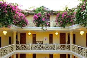 A balcony or terrace at Thanh Van 1 Hotel
