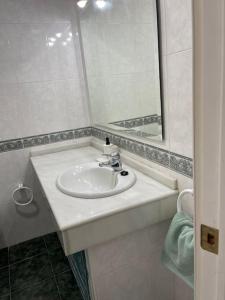 Łazienka w obiekcie Estudio en Fuengirola con vistas al mar