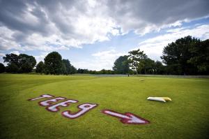 Afbeelding uit fotogalerij van Golf Hotel de Mont Griffon in Luzarches