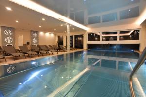 Bazén v ubytování das Balance - Spa & Golf Hotel am Wörthersee nebo v jeho okolí