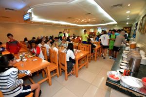 Nhà hàng/khu ăn uống khác tại Dubai Youth Hotel