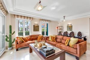 Posedenie v ubytovaní YOLO Spaces - Sotogrande - Puerto Boutique Apartment