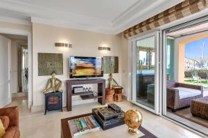 Posedenie v ubytovaní YOLO Spaces - Sotogrande - Puerto Boutique Apartment