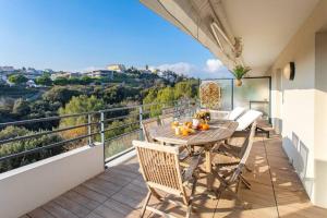 Balkon lub taras w obiekcie L8 Calm, panoramic Sea View withTerrace, Parking & AC