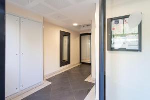 Telewizja i/lub zestaw kina domowego w obiekcie L8 Calm, panoramic Sea View withTerrace, Parking & AC