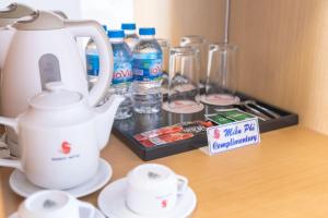 Příslušenství pro přípravu čaje a kávy v ubytování Sammy Hotel