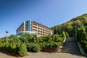 Nespecifikovaný výhled na hory nebo výhled na hory při pohledu z hotelu