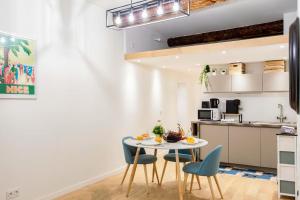 L10 Central Suite 2 bedrooms Old Nice WIFI 3mins Sea