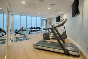 Fitness centrum a/nebo fitness zařízení v ubytování NH Toulouse Airport