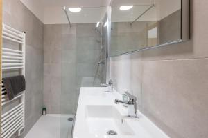 Kúpeľňa v ubytovaní Giardinu di Luce - Appt pour 4 vue mer