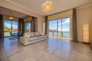 Posedenie v ubytovaní CASA MATILDE - Appartamento Vista Mare - con posto auto