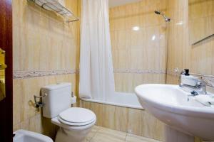 Kúpeľňa v ubytovaní Palm Mar Romantic Suite A11