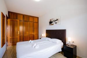 Posteľ alebo postele v izbe v ubytovaní Palm Mar Romantic Suite A11