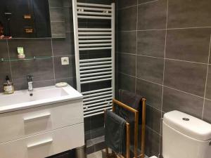 L13 Central flat 5mins walk to beach AC/Balcon/WIFI
