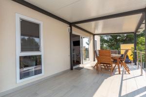 Balkón nebo terasa v ubytování Mobile home Kastanjola