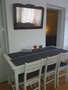 TV a/nebo společenská místnost v ubytování Apartament Potecuta Ursului
