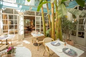 Restauracja lub miejsce do jedzenia w obiekcie Hospes Las Casas del Rey de Baeza, a Member of Design Hotels
