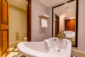 Bilik mandi di Gold Reef City Hotel +23 gambar