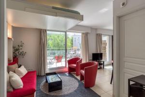 L18 Central Pakring terrace AC 10mins walk to beaches