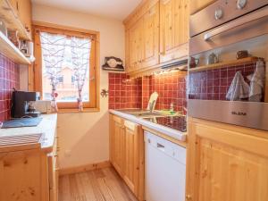 Zdjęcie z galerii obiektu Appartement rénové 3* au centre de Méribel avec balcon et WiFi - FR-1-688-23 w Méribel
