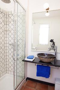 A bathroom at Chiara House