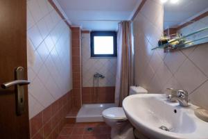 Kúpeľňa v ubytovaní Terpsis House + 8 fotografií