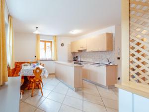 Kjøkken eller kjøkkenkrok på Apartment Brunel - SOF773 by Interhome