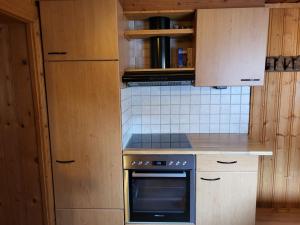 Kuchyňa alebo kuchynka v ubytovaní Apartment Helmreich-3 by Interhome
