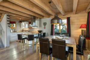 Φωτογραφία από το άλμπουμ του Chalet Mon Ours σε La Tzoumaz +21 φωτογραφίες