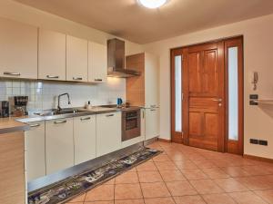 Fotografia z galérie ubytovania Holiday Home Aaron by Interhome v destinácii Tremosine Sul Garda