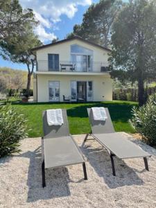 Φωτογραφία από το άλμπουμ του The Boathouse, at the lake σε Magione