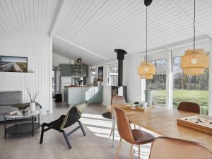 Posezení v ubytování Holiday Home Elly - 1km from the sea by Interhome