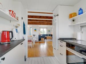 Kuchyň nebo kuchyňský kout v ubytování Holiday Home Baldine - all inclusive - 140m from the sea by Interhome