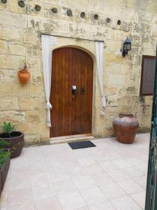 Gambar di galeri bagi Gozo Rustic Farmhouse with stunning views and swimming pool di Sannat
