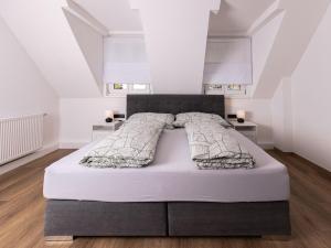 Postel nebo postele na pokoji v ubytování Apartment Grillenburg by Interhome