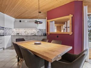 Köök või kööginurk majutusasutuses Apartment Schweizerhof 501 Mü by Interhome