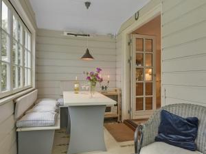 Posezení v ubytování Holiday Home Ayla - 200m from the sea by Interhome