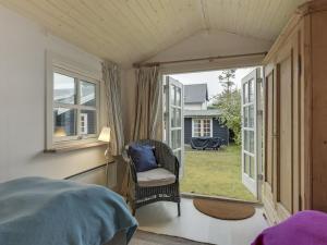 Posezení v ubytování Holiday Home Ayla - 200m from the sea by Interhome