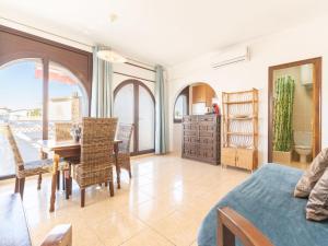 En eller flere senge i et værelse på Apartment Melrose place-3 by Interhome